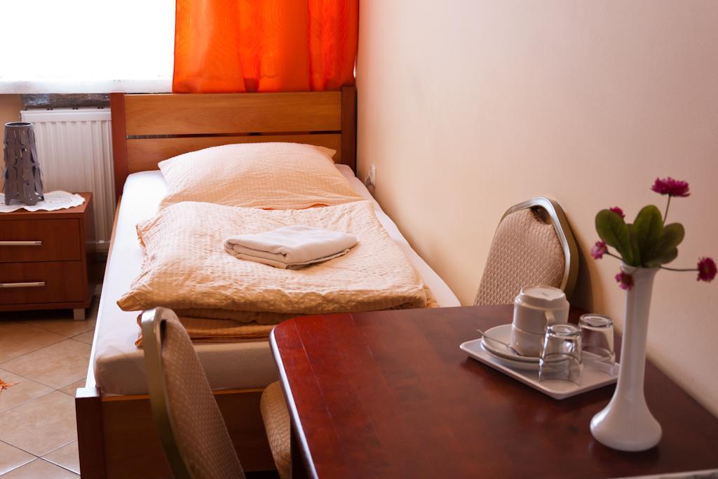 Hotel Elda 2 Μπίντγκοστς Εξωτερικό φωτογραφία