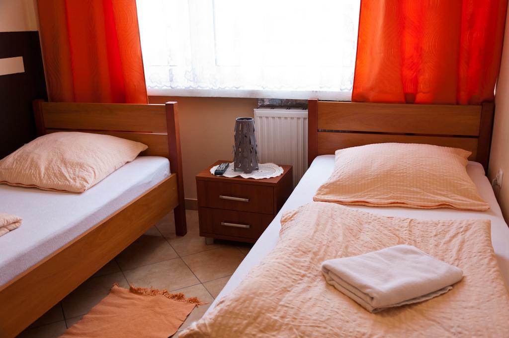 Hotel Elda 2 Μπίντγκοστς Εξωτερικό φωτογραφία