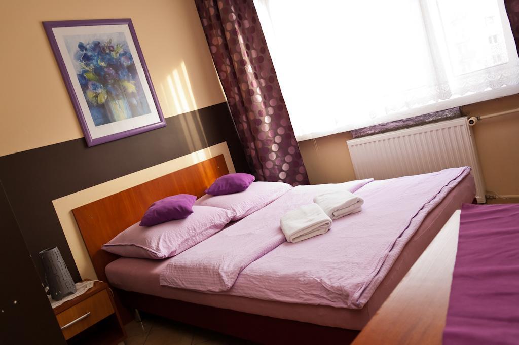 Hotel Elda 2 Μπίντγκοστς Δωμάτιο φωτογραφία
