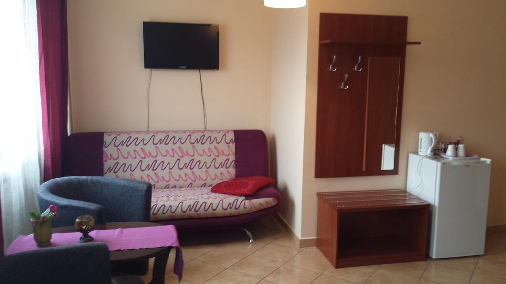 Hotel Elda 2 Μπίντγκοστς Εξωτερικό φωτογραφία