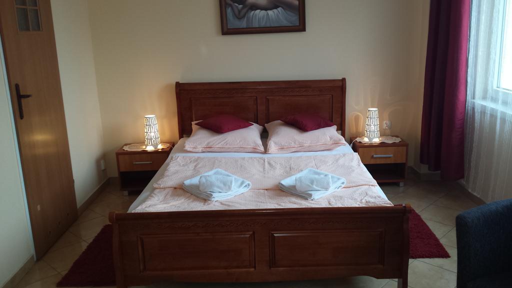 Hotel Elda 2 Μπίντγκοστς Εξωτερικό φωτογραφία