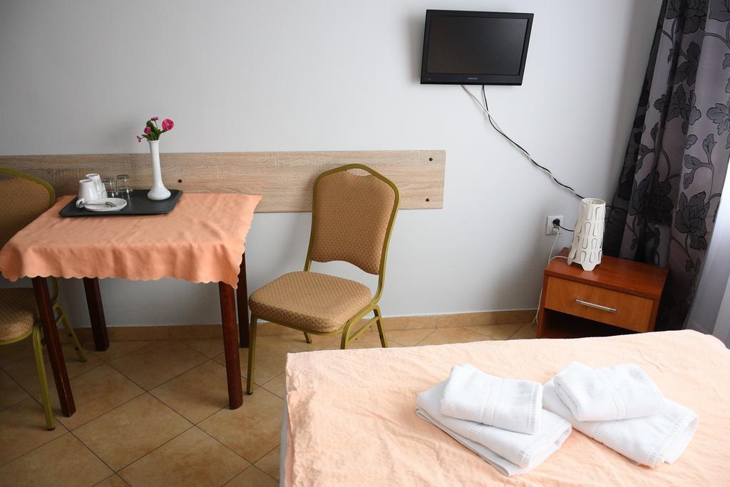 Hotel Elda 2 Μπίντγκοστς Εξωτερικό φωτογραφία