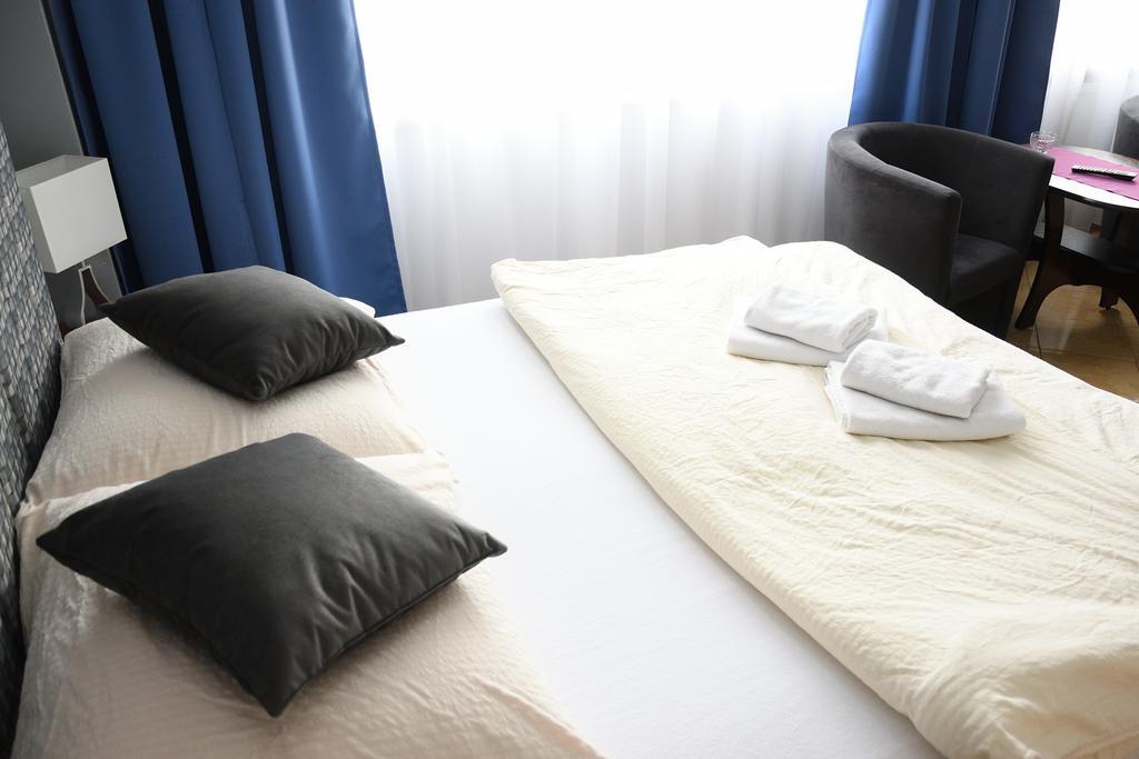 Hotel Elda 2 Μπίντγκοστς Εξωτερικό φωτογραφία