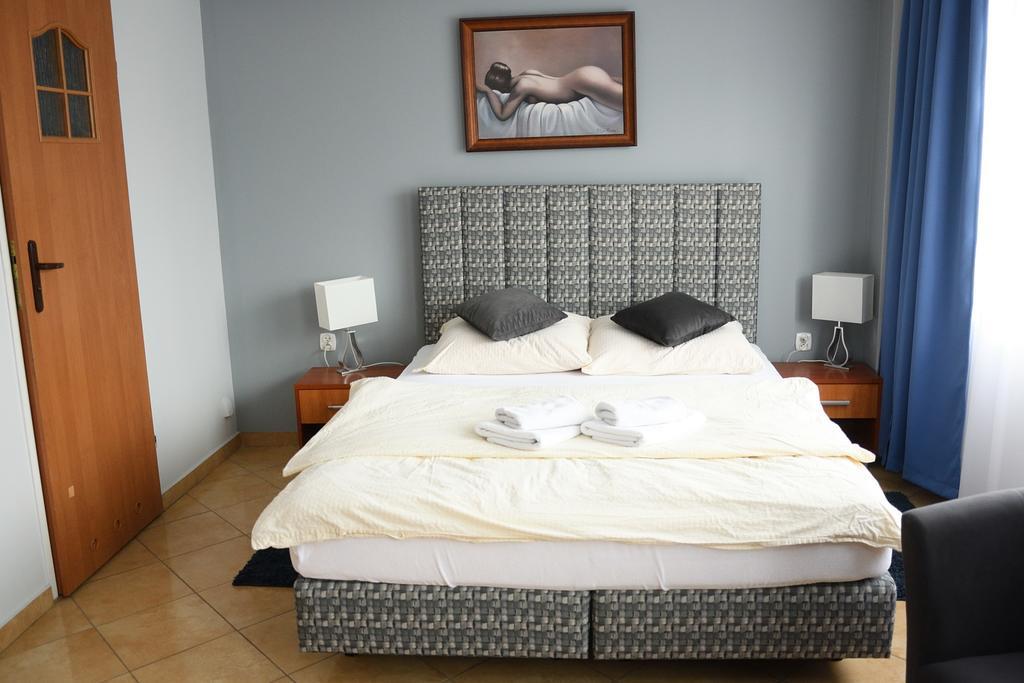 Hotel Elda 2 Μπίντγκοστς Εξωτερικό φωτογραφία
