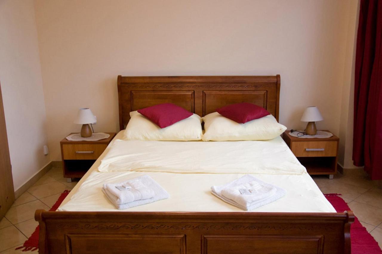 Hotel Elda 2 Μπίντγκοστς Δωμάτιο φωτογραφία